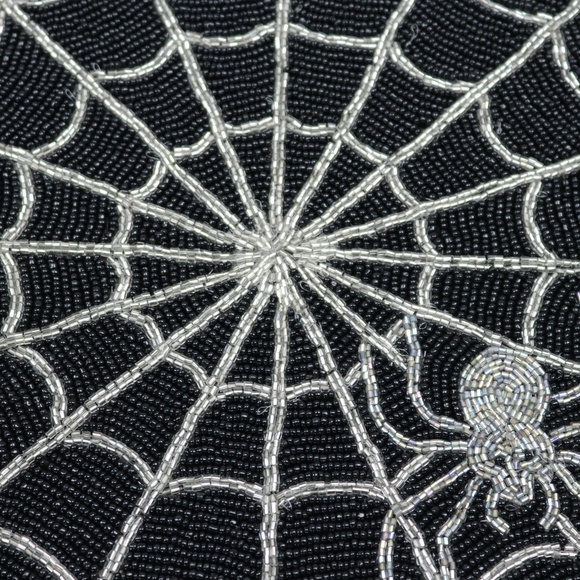 TAHARI HOME SPIDER WEB BEADED CHARGER PLACEMATS - SILVER/BLACK - S/4 - NEW - Picture 2 of 6